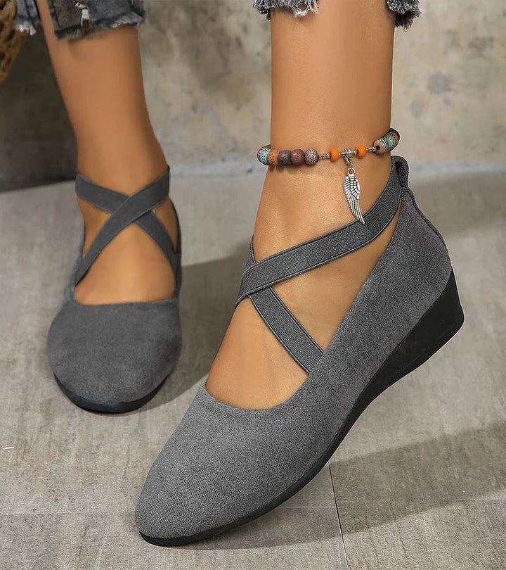 BALLERINES FERMÉES À SEMELLE COMPENSÉE