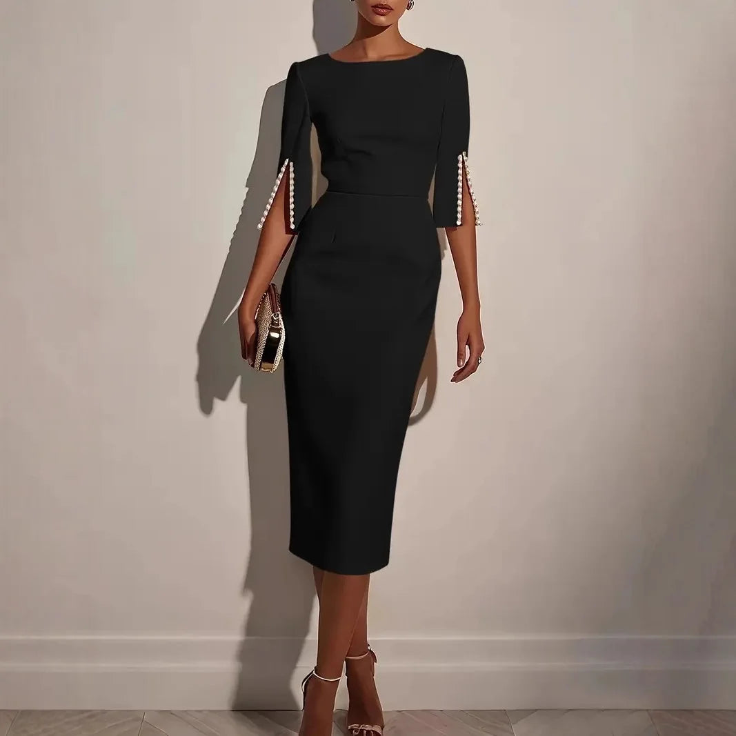 ROBE ÉLÉGANTE À MANCHES FENDUES ORNÉES DE PERLES