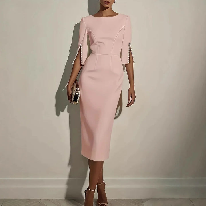 ROBE ÉLÉGANTE À MANCHES FENDUES ORNÉES DE PERLES