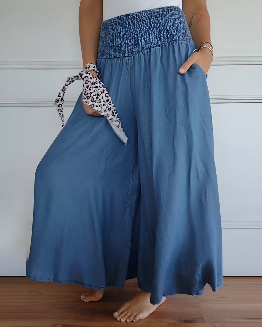Pantalon large pour femme avec taille smockée